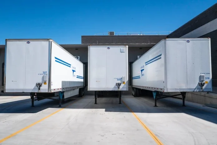 A Guide to Choosing the Right Freight Transportation Option for Your Business A Guide to Choosing the Right Freight Transportation Option for Your Business